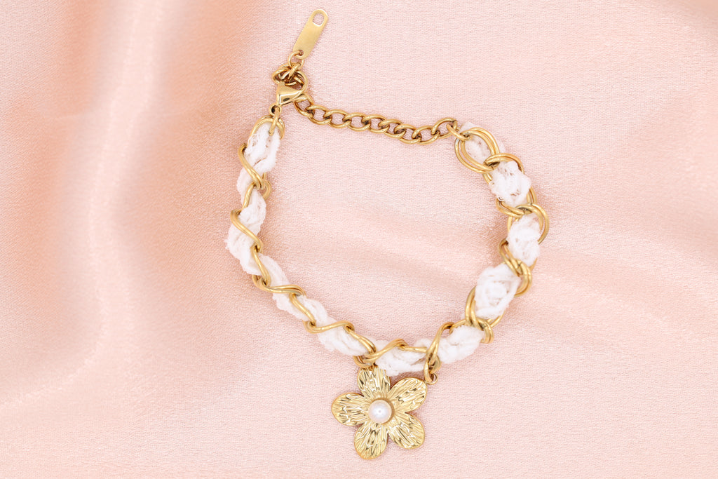 Aria - Gold Lace Chain Bracelet with Flower Pendant