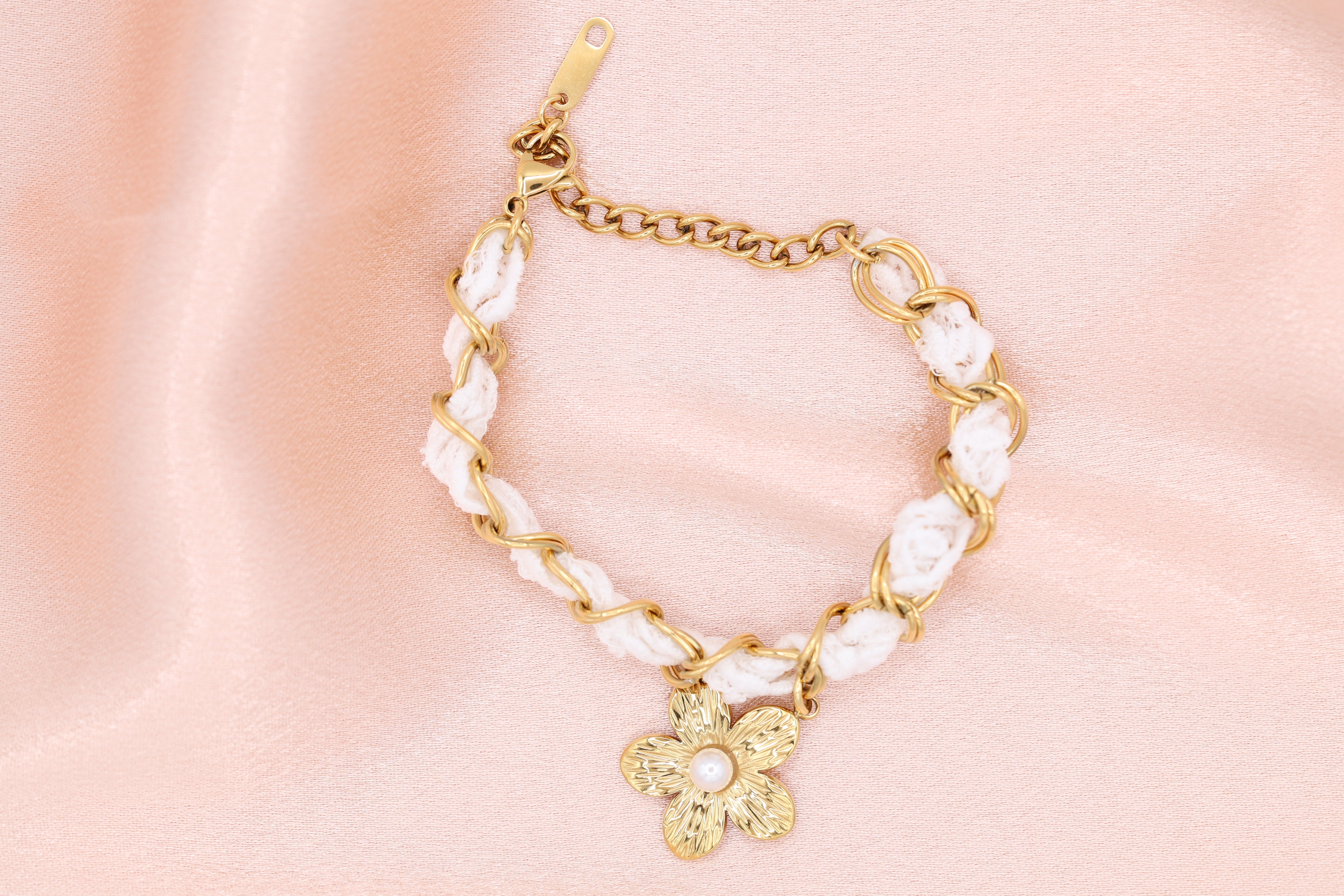 Aria - Gold Lace Chain Bracelet with Flower Pendant
