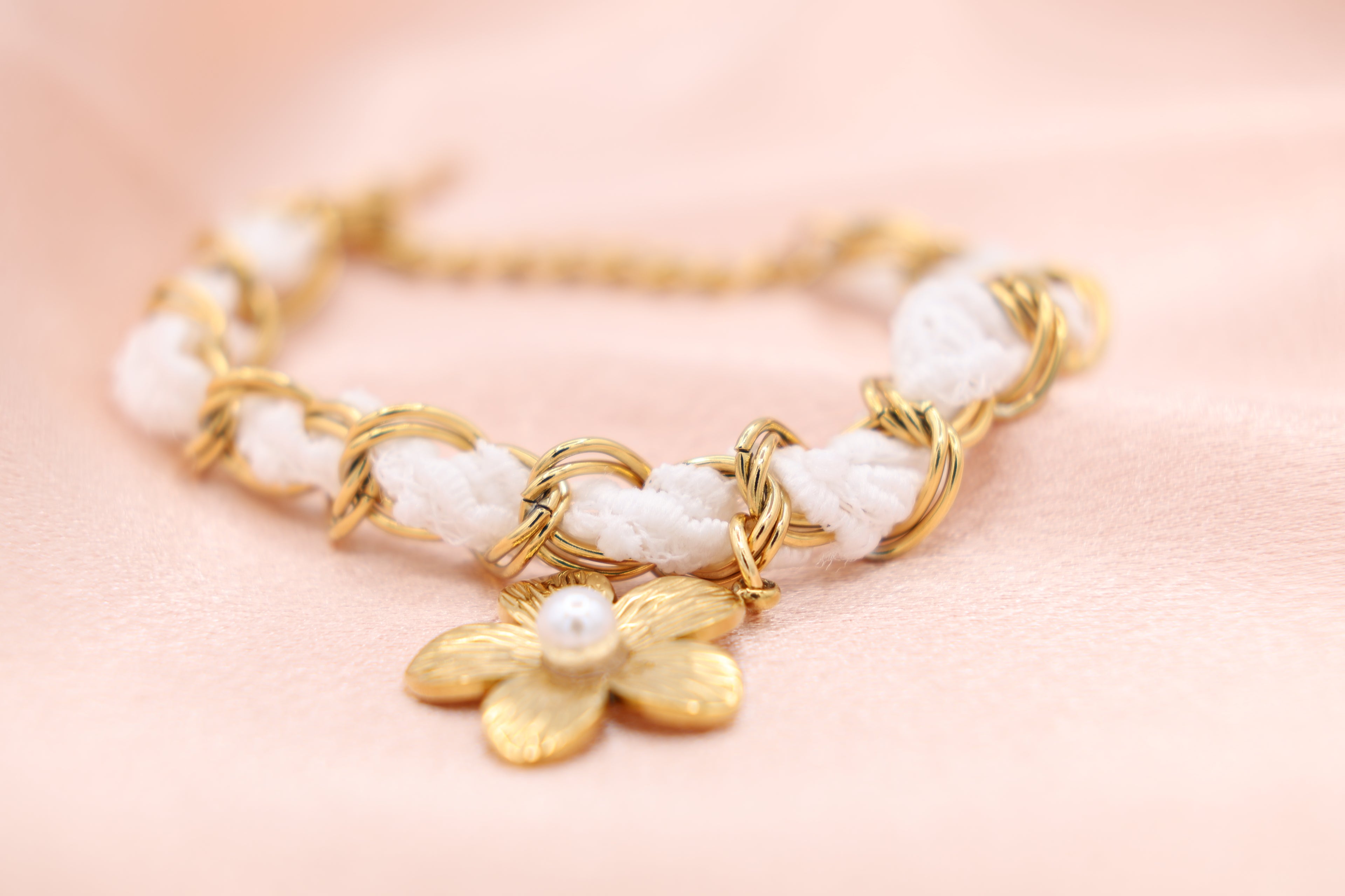 Aria - Gold Lace Chain Bracelet with Flower Pendant