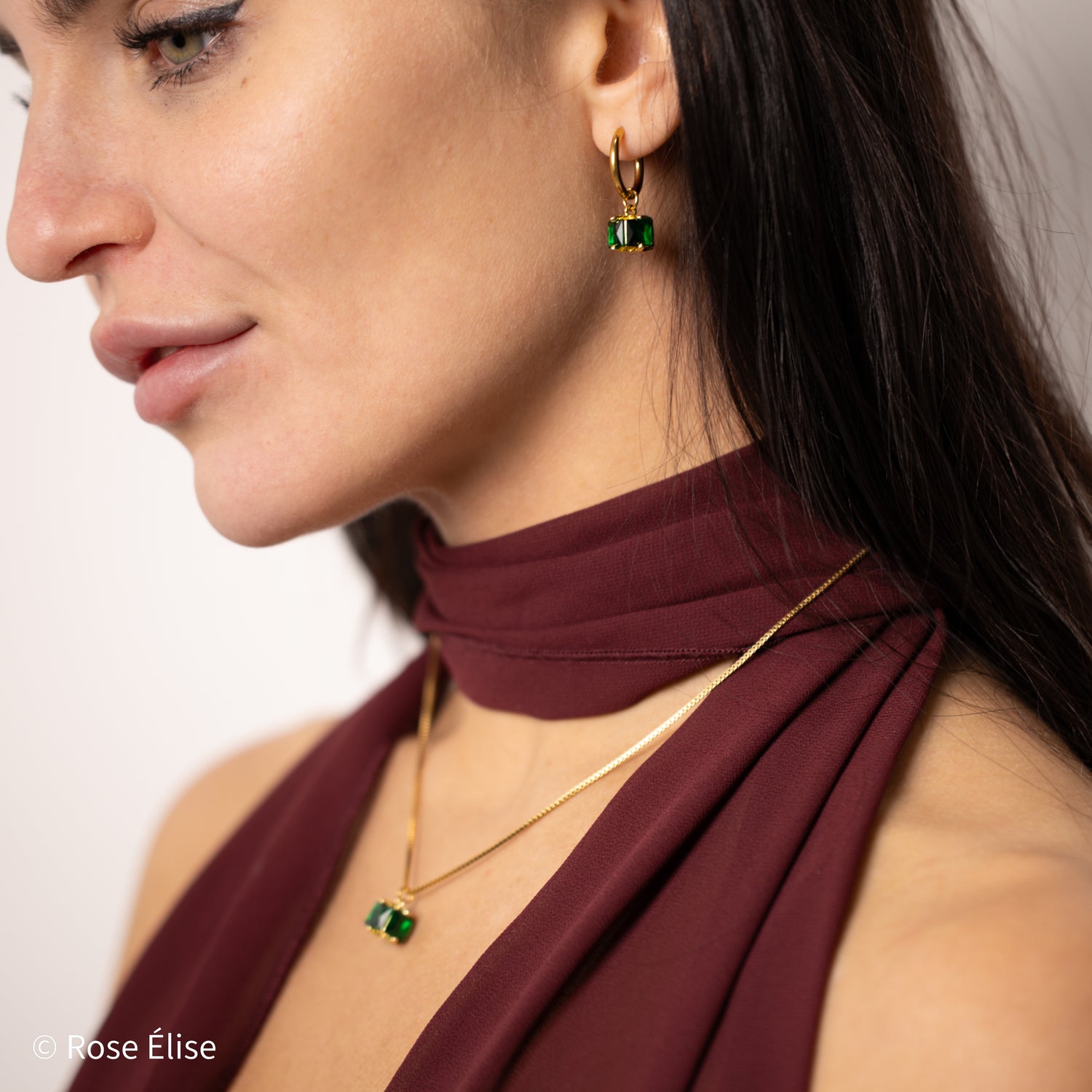 Émeraude - 18k Gold Emerald Crystal Cube Necklace