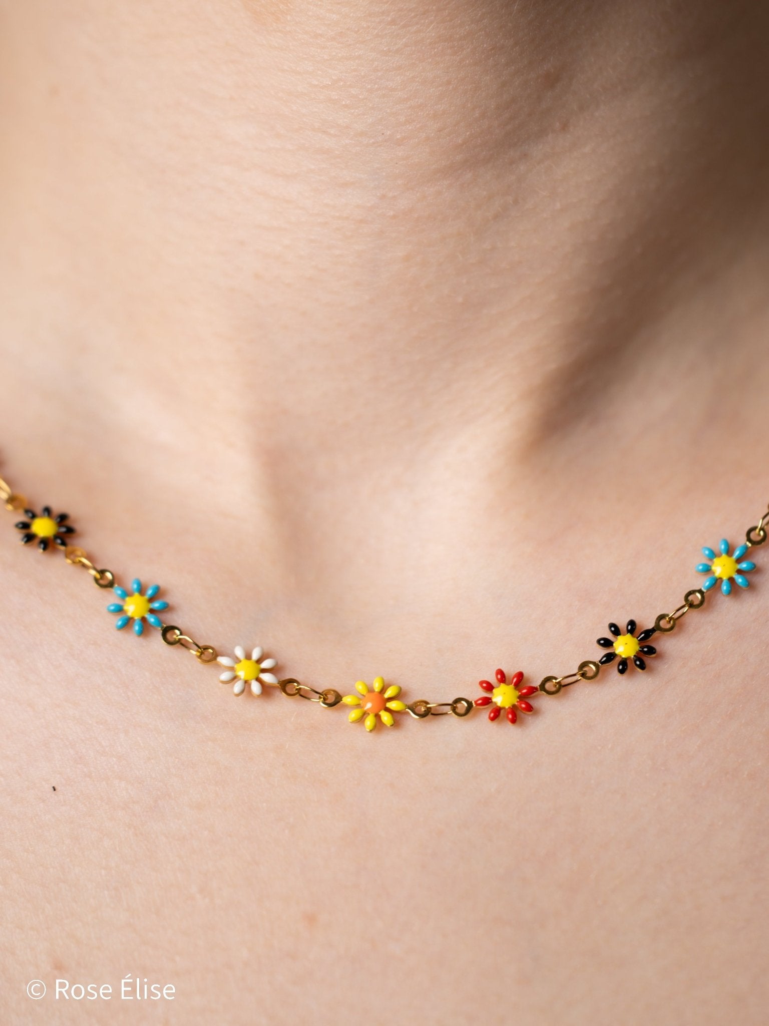 Fiore - 18k Gold Enamel Daisy Necklace - Rose Élise