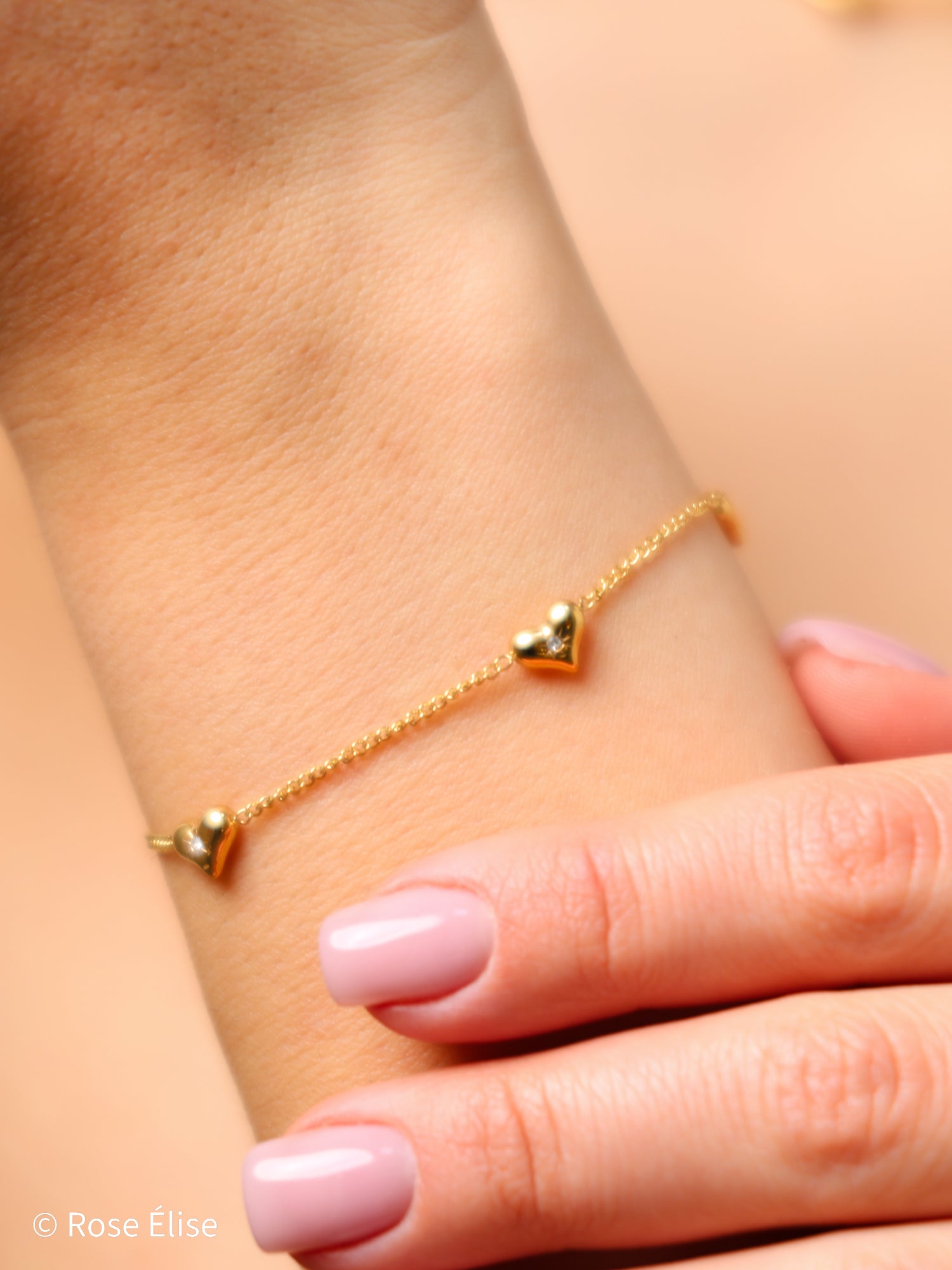 Adoré - 18k Gold Heart Charm Bracelet