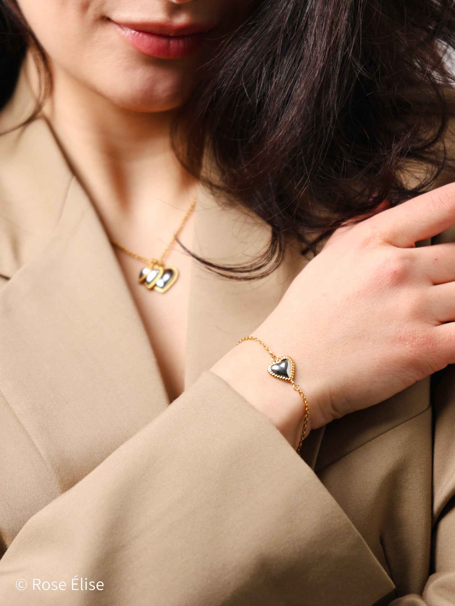 Irisé - 18k Gold Pearlescent Heart Bracelet