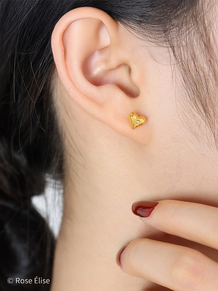 Adoré - 18k Gold Heart Charm Earrings
