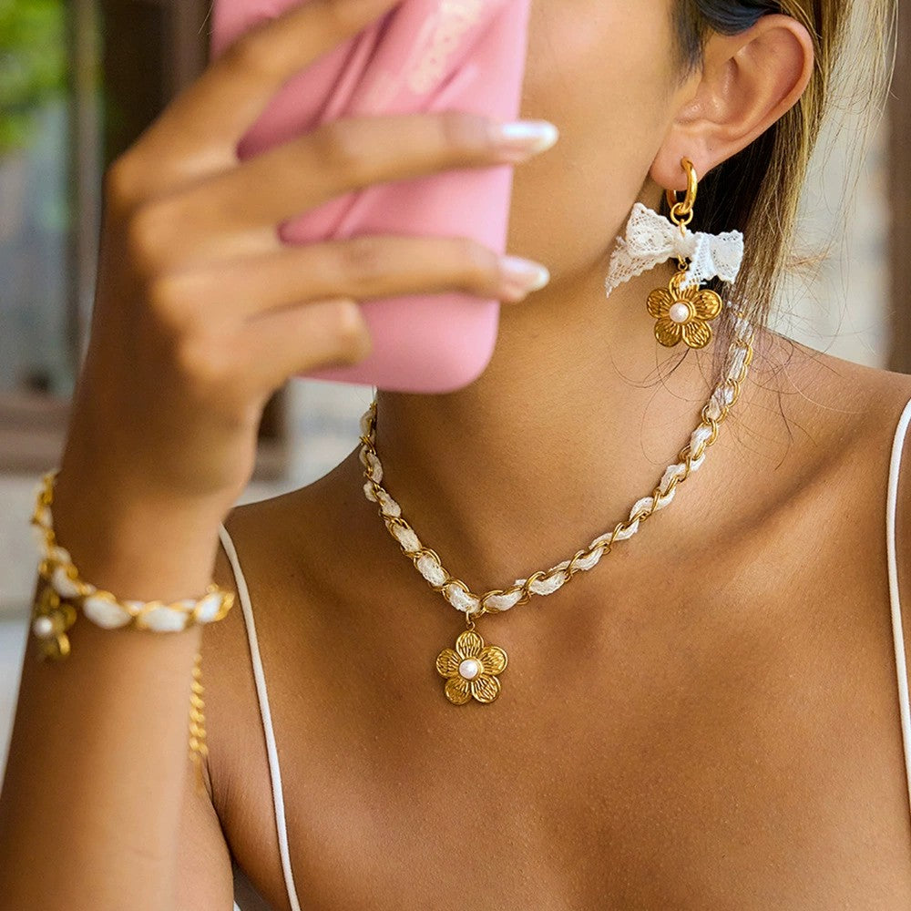 Aria - Gold Lace Chain Necklace with Flower Pendant