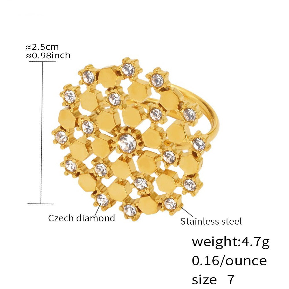 Alvéole - 18k Gold Honeycomb Czech Diamond Ring
