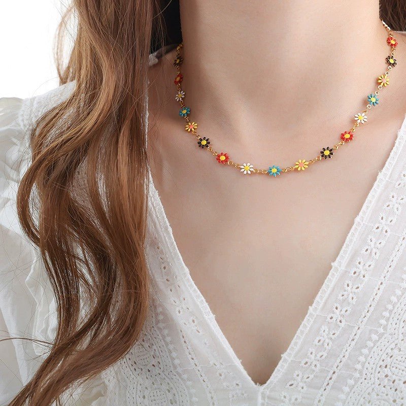 Fiore - 18k Gold Enamel Daisy Necklace - Rose Élise