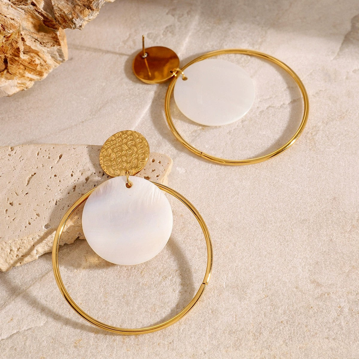 Étoile - 18k Gold Textured Disc Shell Hoop Earrings